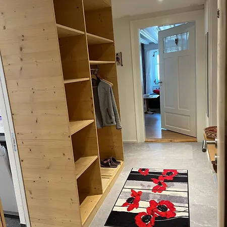 Sportlerzimmer & *