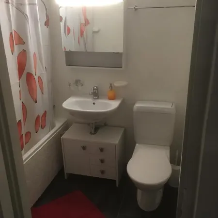 Sportlerzimmer & *